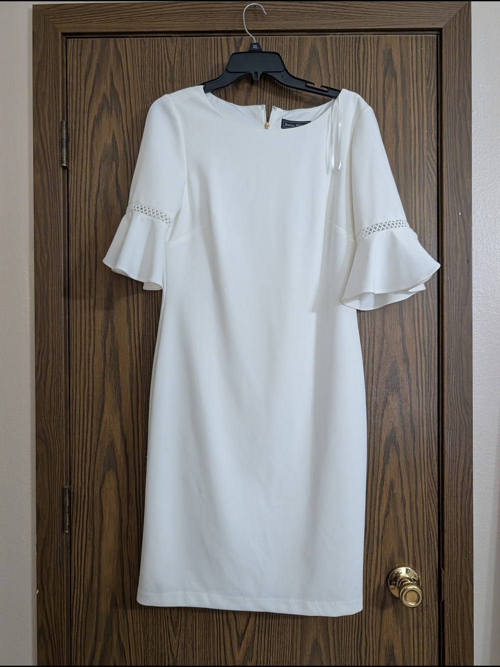 Jessica Howard White Midi Shift Dress with Bell Sleeves